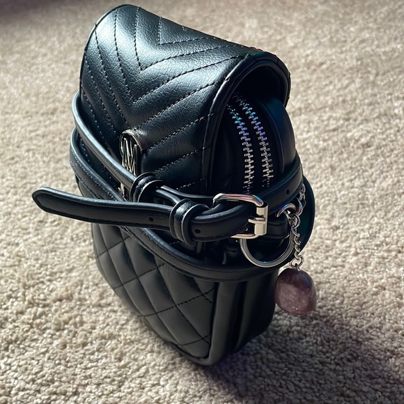 Steve Madden Off Shoulder Black/Silver Small Bag - Picture 2 of 3